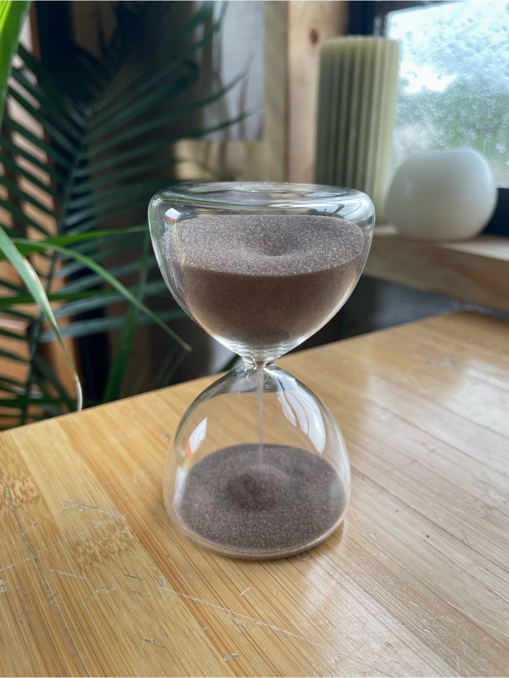 Minimalist Double-Bulb Hourglass Timer in Brown Sand